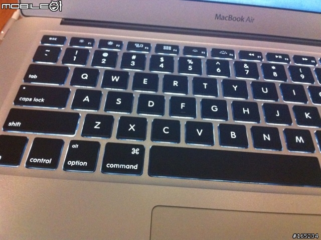 有點不一樣的開箱文 2011 MacBook Air 13"  vs 1988 Compaq STL286