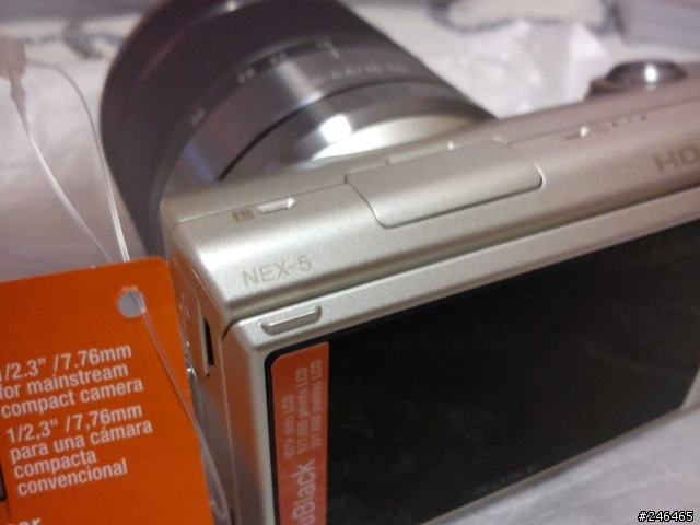 在Y購買的NEX-5D金色版