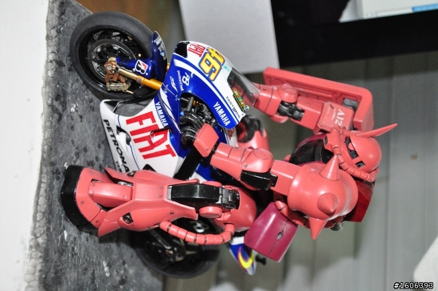 機車模型處女作：yamaha 09年motoGP羅西戰車