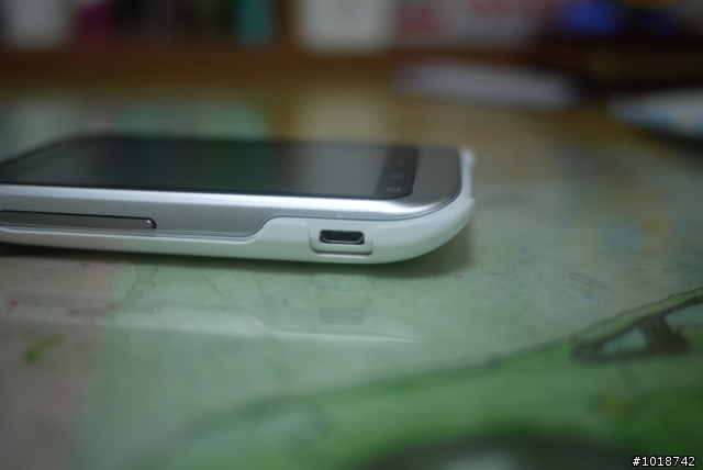簡單開箱 HTC Wildfire S 白色(有新增!)