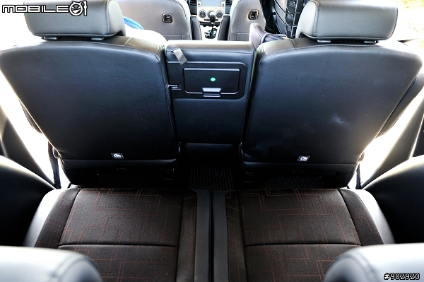 [開箱] 新好爸爸のFord i-MAX Ghia七人座