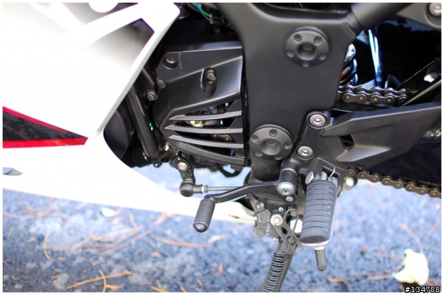 [開箱]走進高雄城市的白色小忍者Ninja250R!圖多!