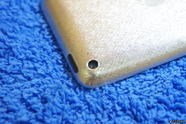 【分享】iPod touch 4 包膜-交叉髮絲