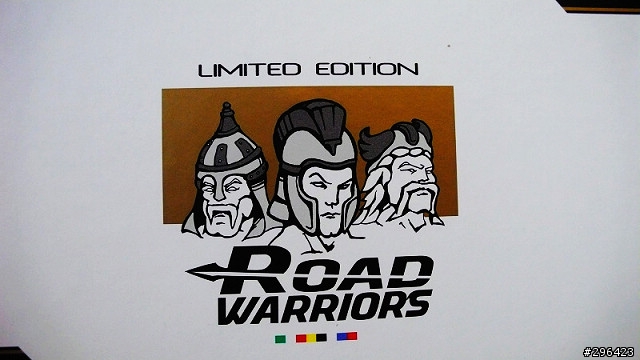 Lazer Helium Road Warriors helmet 90週年紀念版