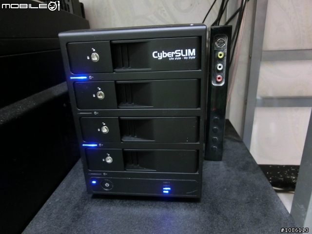 WD 迅猛龍 + CyberSLIM S84-U3S RAID 0