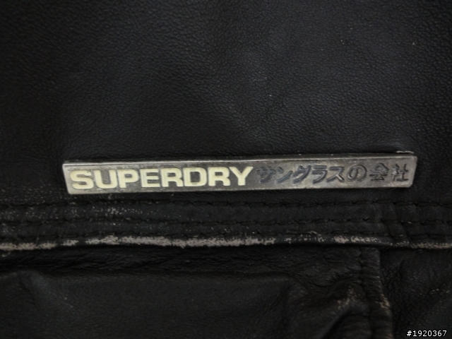 開箱 開到爛的 Superdry 皮衣 QQ"
