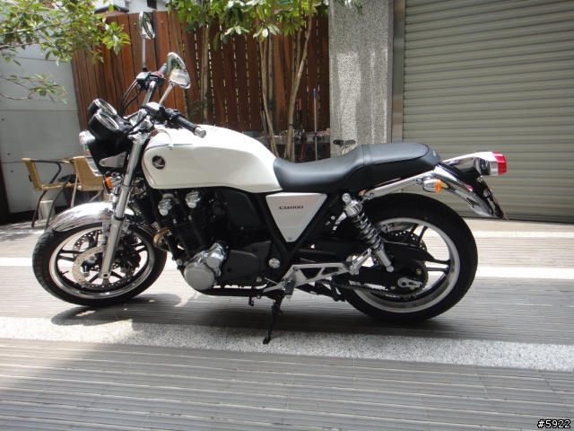 本田經典街車CB1100簡易開箱