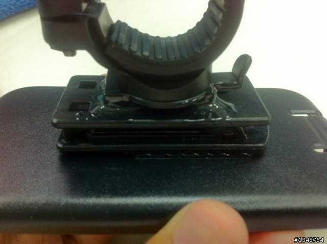 [分享]自製IPHONE4車架