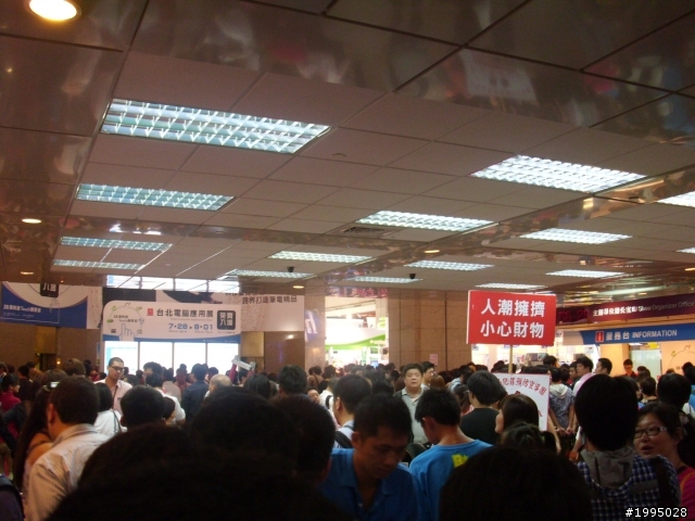 2011台北電腦應用展 心得 之BENQ LED新機 L42-5500購入