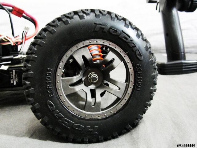 禾寶 HoBao(HB) TT10-ER 1/ 10 競速貨卡－越野貨卡集於一身！