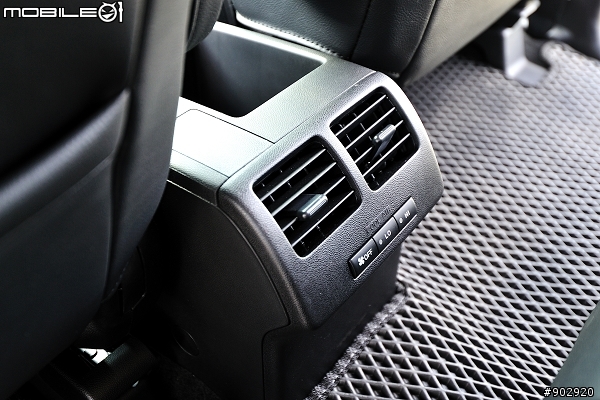 [開箱] 新好爸爸のFord i-MAX Ghia七人座