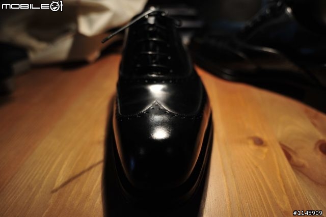 [一點也不時尚]Salvatore Ferragamo亮黑男鞋 捕實穿