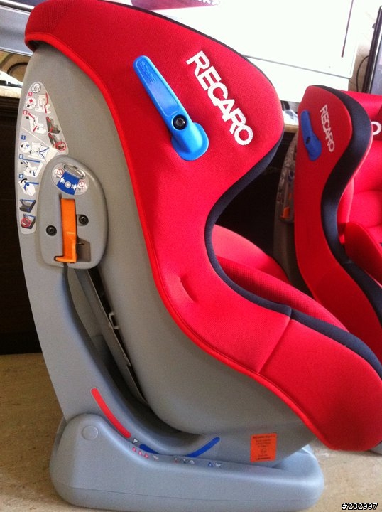 RECARO star+i 兒童安全座椅 之 GTI可以很熱血"但也可以很居家"!