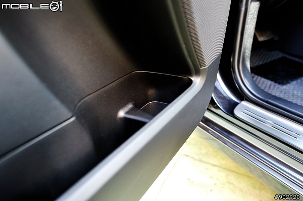 [開箱] 新好爸爸のFord i-MAX Ghia七人座