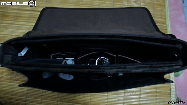 入手不久的LS2安全帽 囧