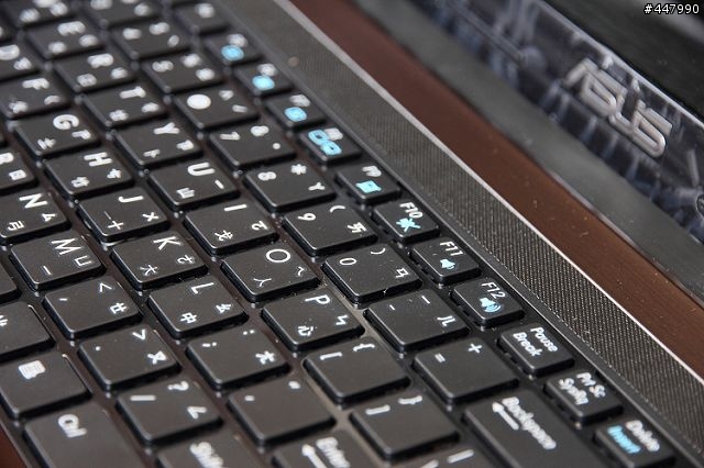 我的 ASUS A53SV 開箱( i7 版)