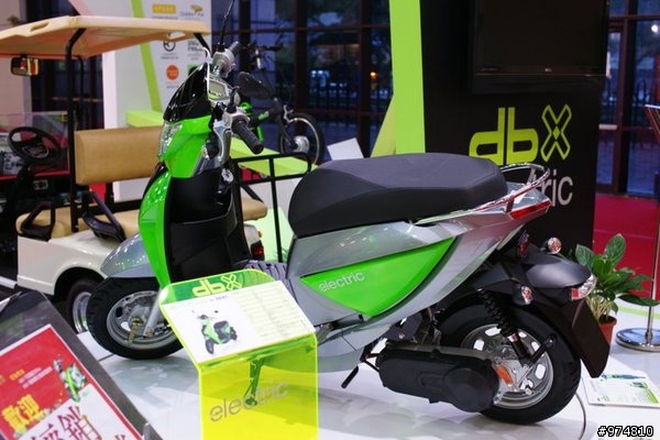 新機種電動機車