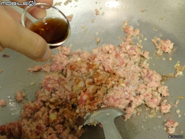 [chef料理廚房] 泰簡單~10min簡單完成。打拋肉。