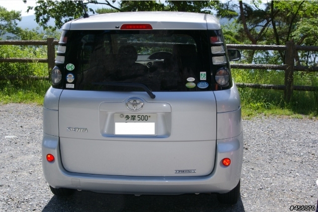 小車大空間 --TOYOTA SIENTA 七人座小型轎旅車