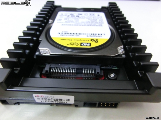 WD 迅猛龍 + CyberSLIM S84-U3S RAID 0