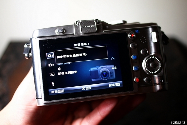 【西西分享】相機夠型才嚇趴---OLYMPUS PEN E-P3