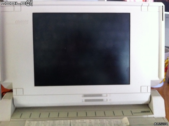 有點不一樣的開箱文 2011 MacBook Air 13"  vs 1988 Compaq STL286