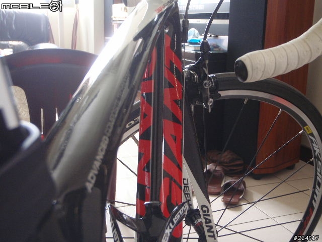 [分享]2010年GIANT DEFY Advanced 2 入手細部照片