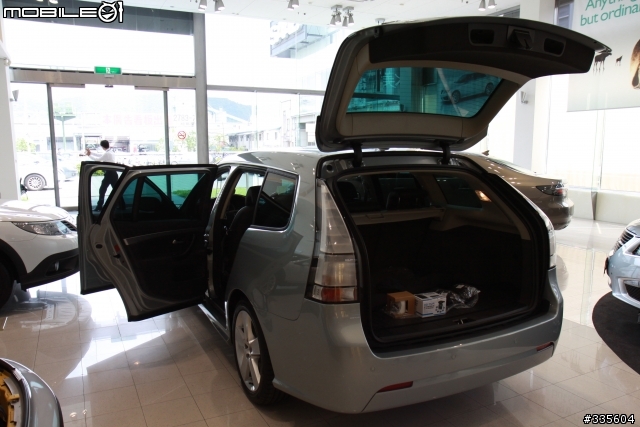 [開箱] 最後也是最經典的一台MY11 SAAB 93 SportCombi Vector 240P 冰河銀