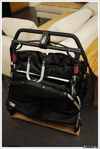 我家的航空母艦 Tiketech - CityX3 Swivel Twin Stroller