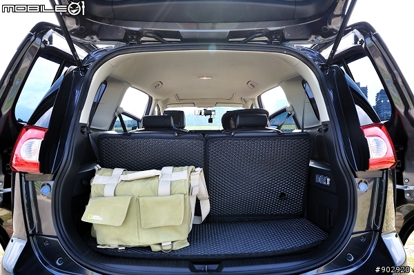 [開箱] 新好爸爸のFord i-MAX Ghia七人座