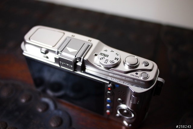 【西西分享】相機夠型才嚇趴---OLYMPUS PEN E-P3