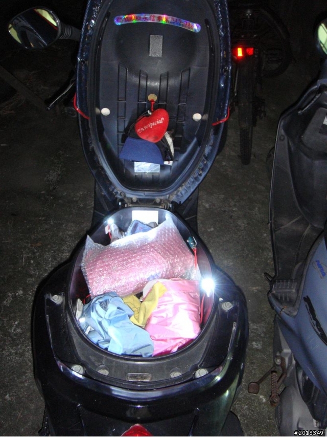 自製各速克達皆可用之自動LED車廂燈