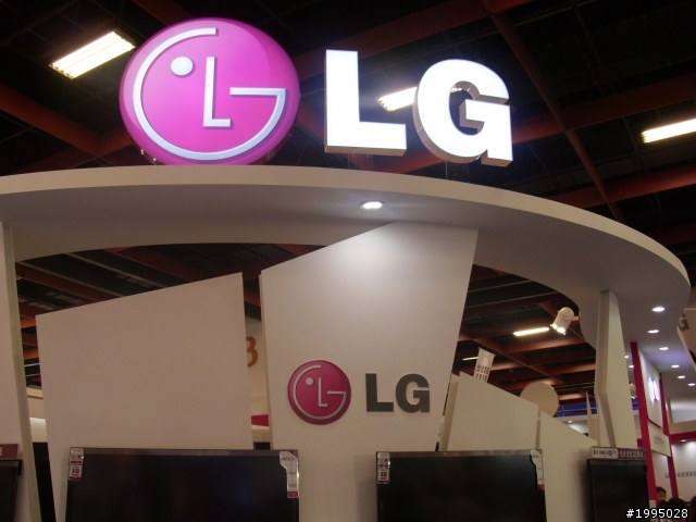2011台北電腦應用展 心得 之BENQ LED新機 L42-5500購入