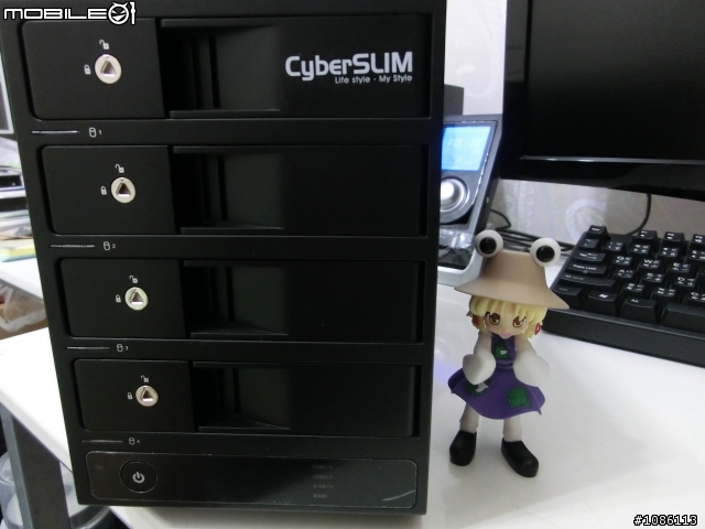 WD 迅猛龍 + CyberSLIM S84-U3S RAID 0