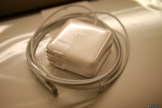 [分享] Apple Macbook Air 13" i7 1.8Ghz 4GB 256GB SSD 開箱