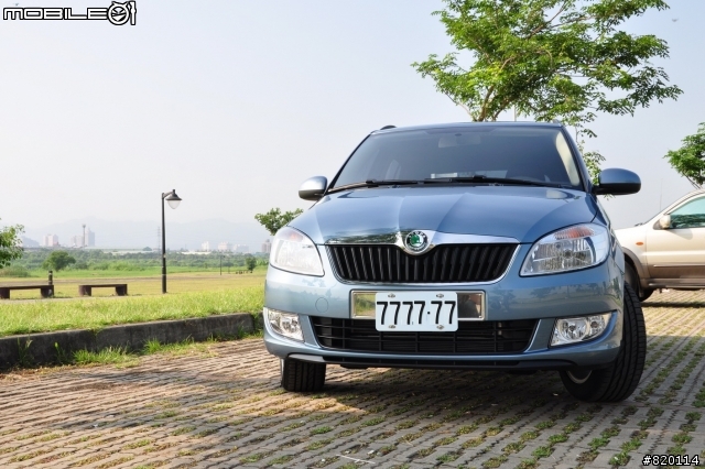 Skoda Fabia Combi 1.2 TSI 點點灰 開箱