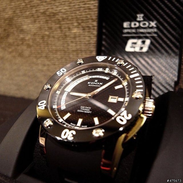 [簡陋開箱]我的EDOX Class  Day Date 500m潛水錶