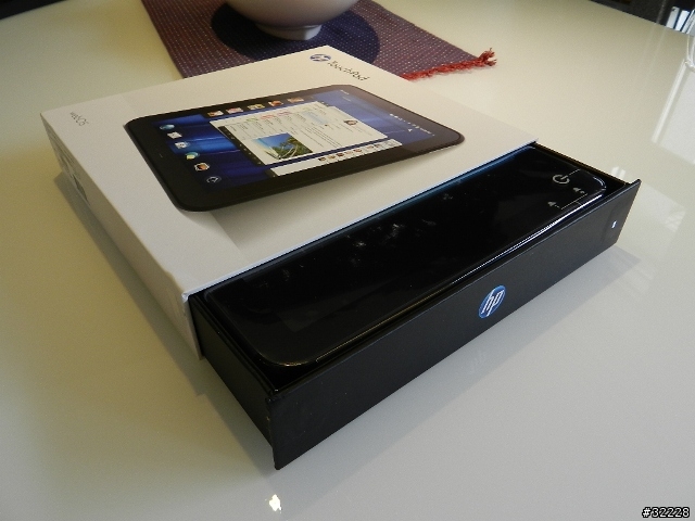 [開箱]首款~也是最後一款由HP出品~搭載WebOS 3.0的平板電腦~hp Touchpad!