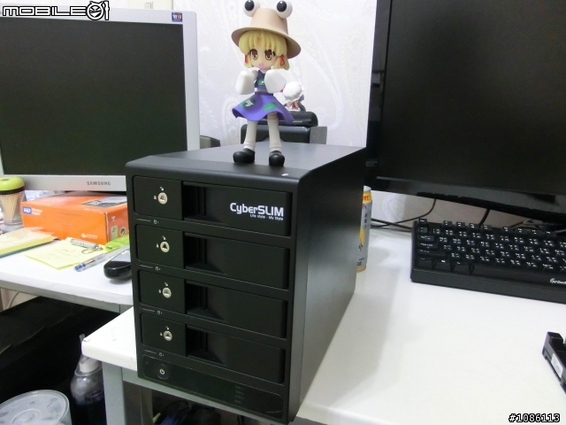 WD 迅猛龍 + CyberSLIM S84-U3S RAID 0