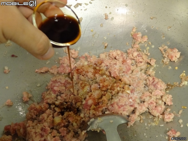 [chef料理廚房] 泰簡單~10min簡單完成。打拋肉。