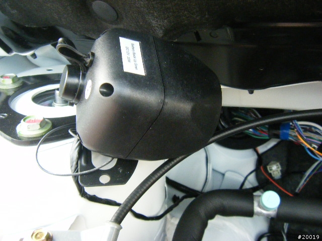 2011年 7月 I-MAX 白色5人座開箱(8/4加裝中央頭枕和8/5磁釉鍍膜)