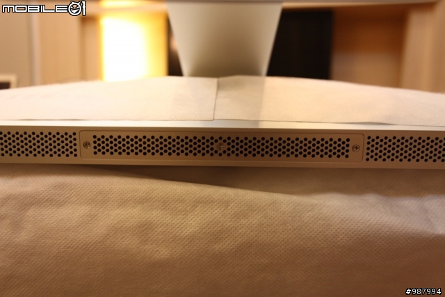 [開箱] 2011 iMac 21.5"入門款 @ 東莞 (#24樓更新使用心得)