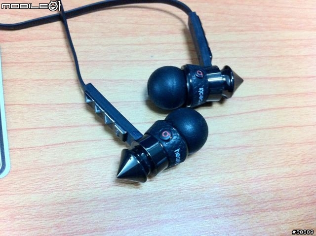 [簡單開箱] Monster Heartbeats V2 By Lady Gaga 耳道耳機