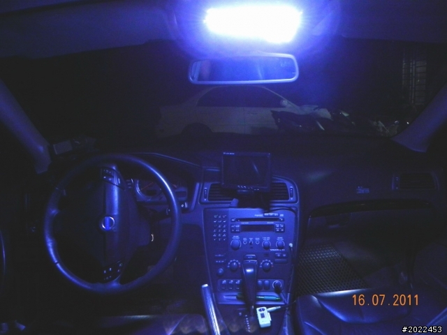 volvo s60 2.0T 04年式 最牛改裝-倒車攝影 LED車內燈 補充油耗分享