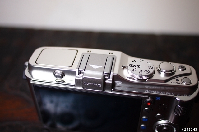 【西西分享】相機夠型才嚇趴---OLYMPUS PEN E-P3