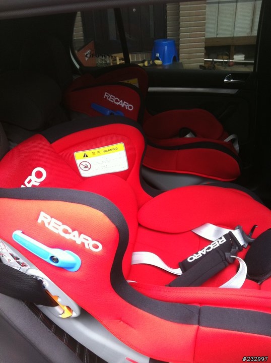 RECARO star+i 兒童安全座椅 之 GTI可以很熱血"但也可以很居家"!