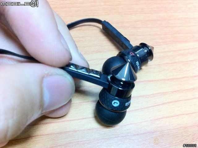 [簡單開箱] Monster Heartbeats V2 By Lady Gaga 耳道耳機