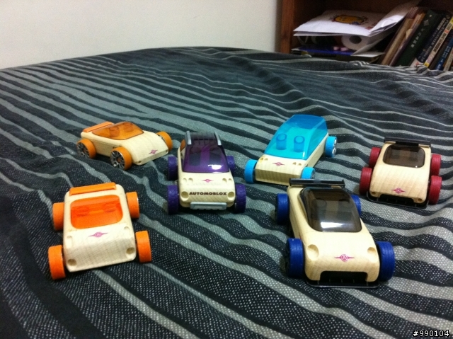 AUTOMOBLOX 玩具車