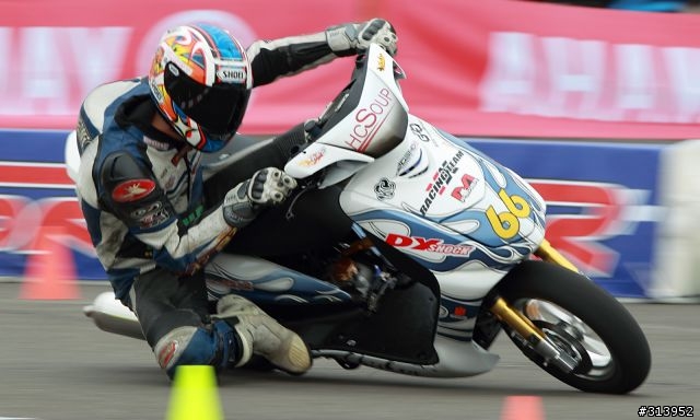 YAMAHA勁戰車友聚會之比賽照片