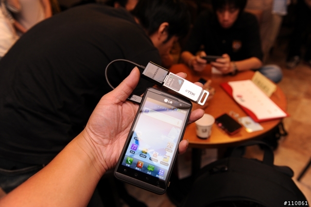 裸視3D誕生-  LG Optimus 3D頂級手機體驗會分享